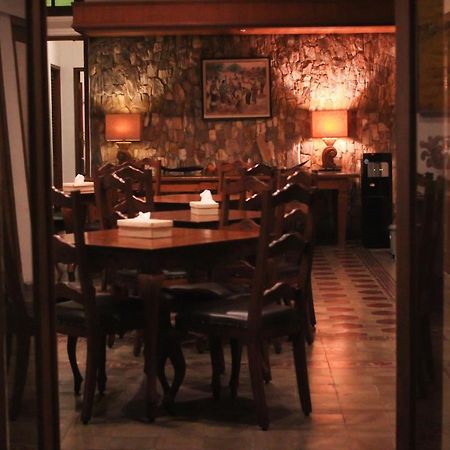 Hotel Graha Kinasih Kotabaru Джокякарта Екстериор снимка