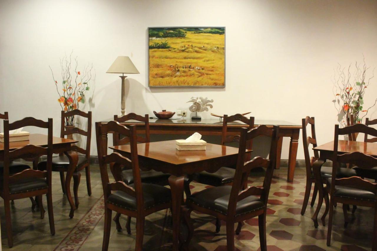 Hotel Graha Kinasih Kotabaru Джокякарта Екстериор снимка